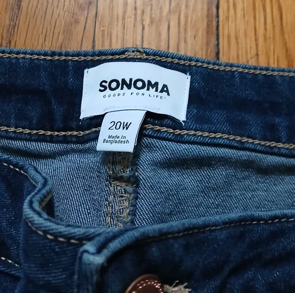 Sonoma - Women's Mid Rise Bootcut Dark Wash Denim Plus Size Jeans. Size 20W. NWT - Picture 2 of 9